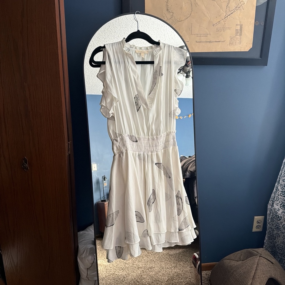 Elegant White Feather Print Mini Dress